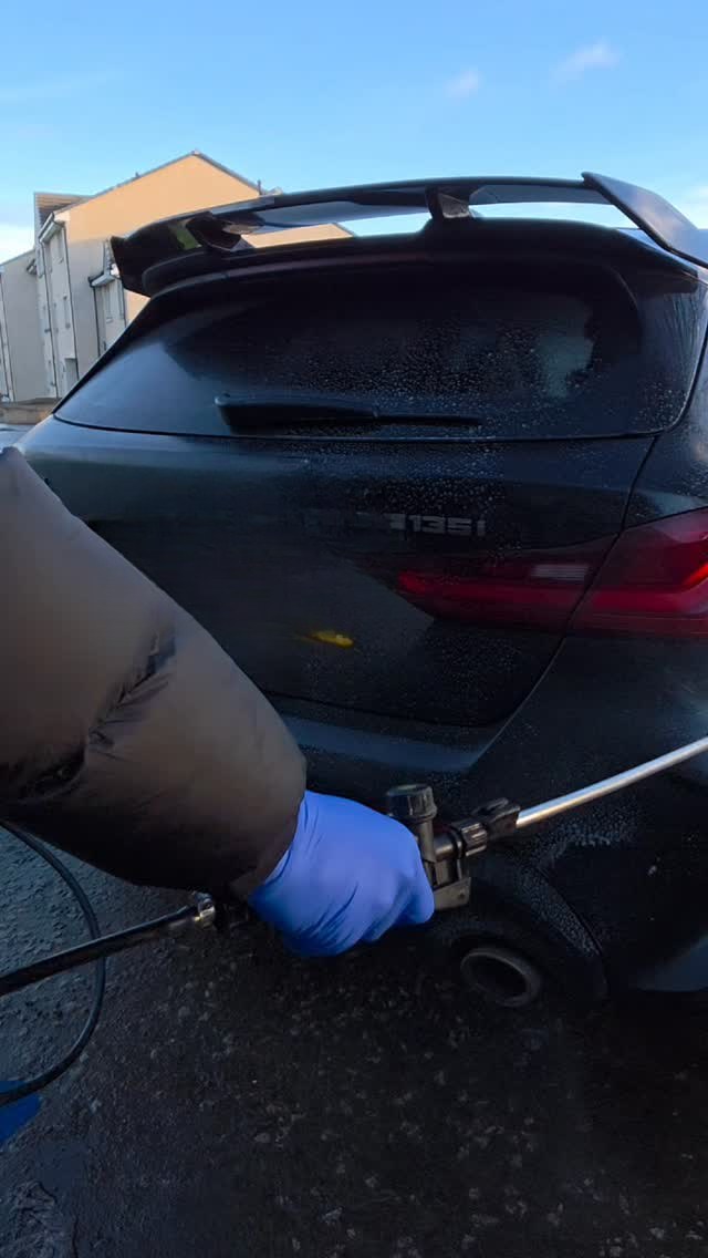 Wheels and arches being detailed